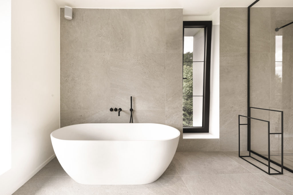 Baños actuales y con alma, de Inalco – Modern bathrooms with a soul